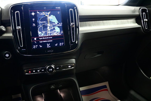 Volvo XC40 15 of 25