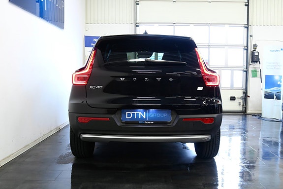 Volvo XC40 4 of 25