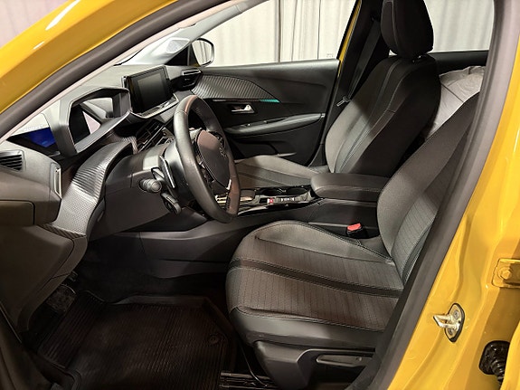 Peugeot 208 5 of 12
