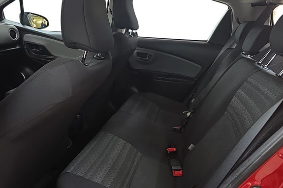 Toyota Yaris 13 of 21
