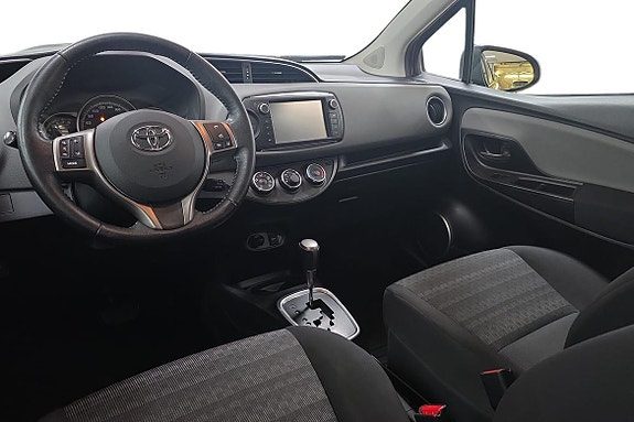 Toyota Yaris 10 of 21