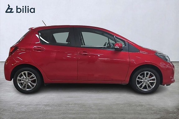 Toyota Yaris 18 of 21