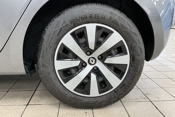 Renault Clio 17 of 21