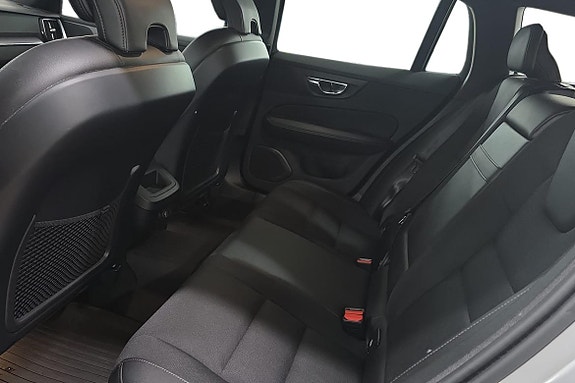 Volvo V60 Cross Country 13 of 22