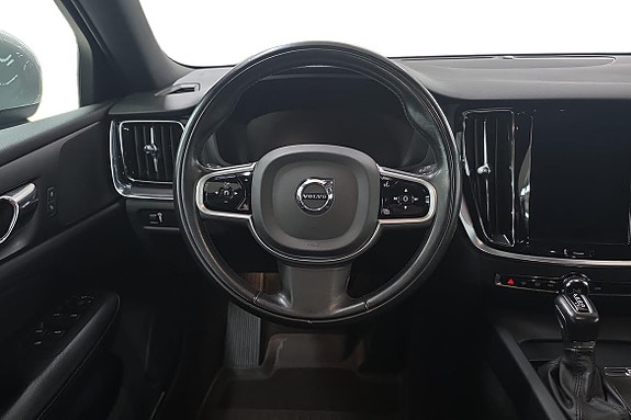 Volvo V60 Cross Country 11 of 22