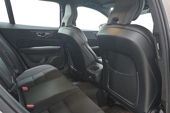 Volvo V60 Cross Country 9 of 22
