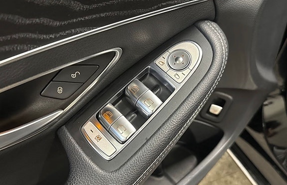 Mercedes-Benz C200 14 of 17
