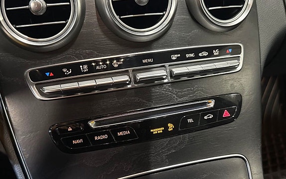 Mercedes-Benz C200 16 of 17