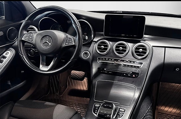 Mercedes-Benz C200 12 of 17