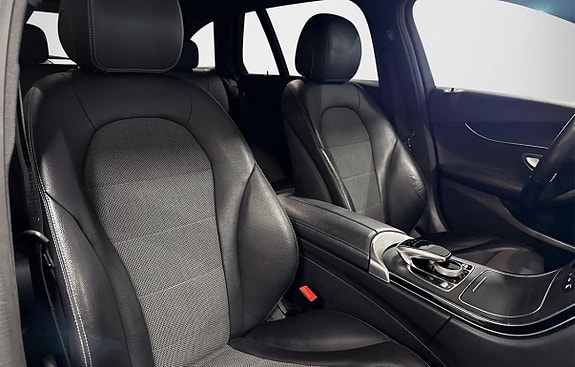 Mercedes-Benz C200 9 of 17