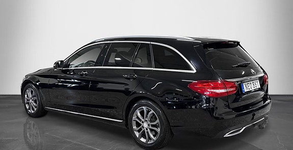 Mercedes-Benz C200 2 of 17