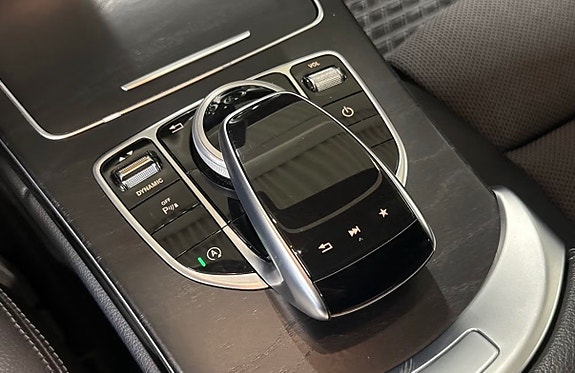 Mercedes-Benz C200 15 of 17