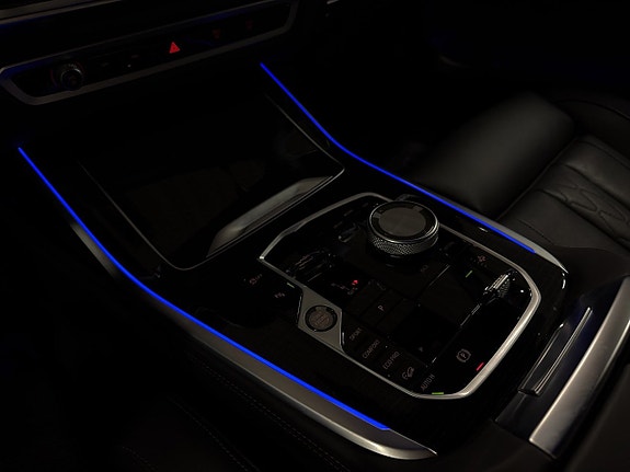 BMW X7 12 of 25