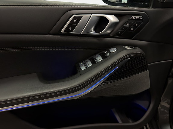 BMW X7 9 of 25