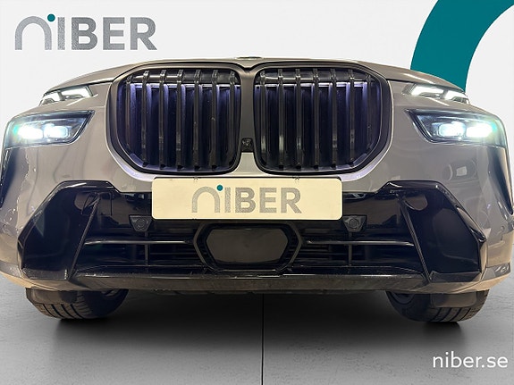 BMW X7 22 of 25