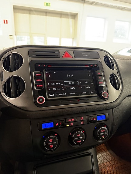 Volkswagen Tiguan 10 of 16