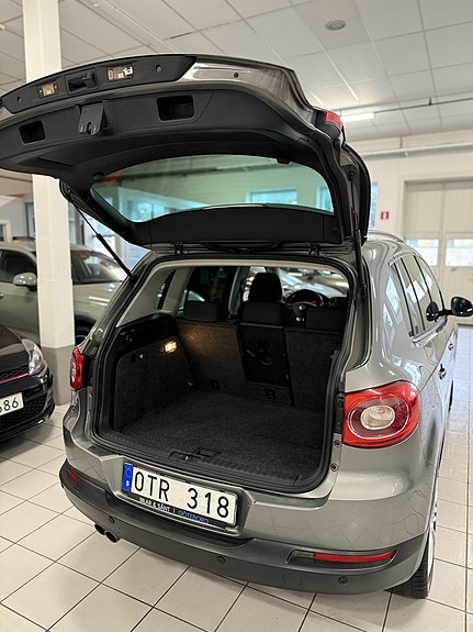 Volkswagen Tiguan 4 of 16