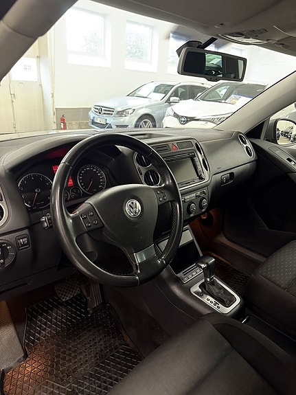 Volkswagen Tiguan 8 of 16