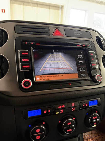 Volkswagen Tiguan 9 of 16
