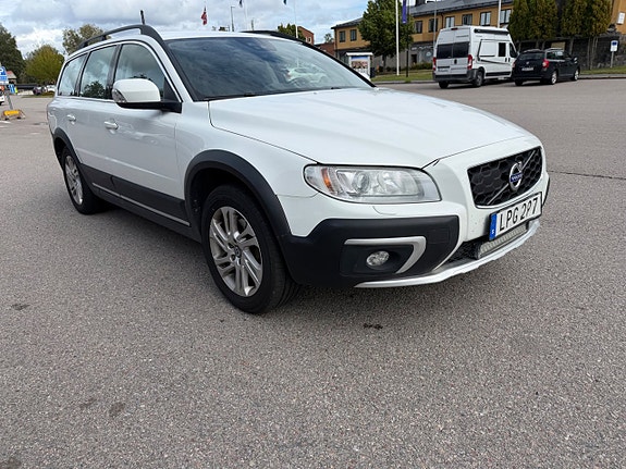 Volvo XC70 3 of 7