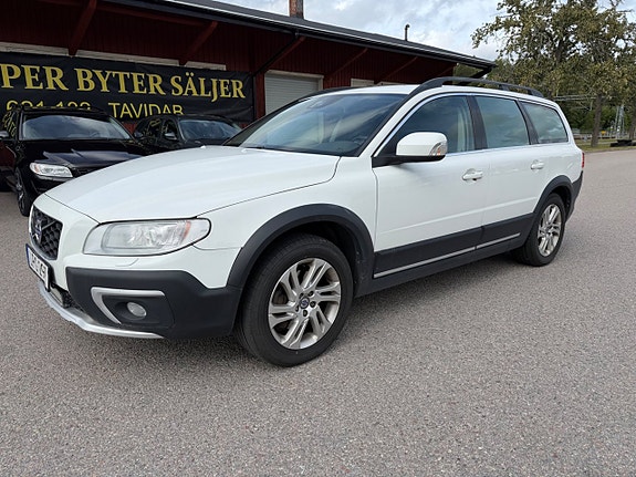 Volvo XC70 2 of 7