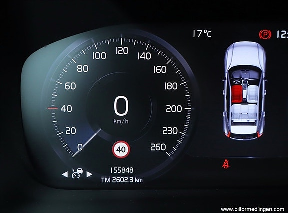 Volvo XC40 10 of 19