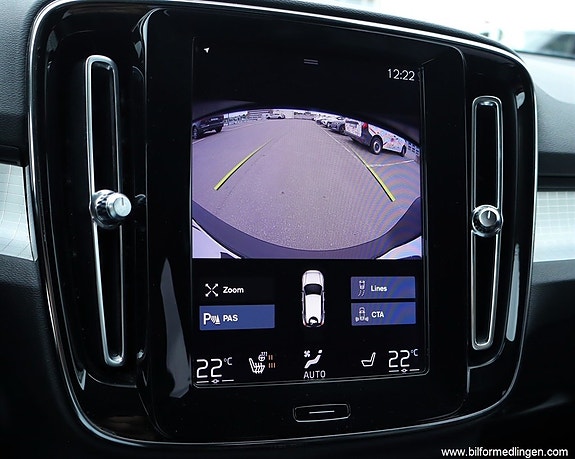 Volvo XC40 12 of 19