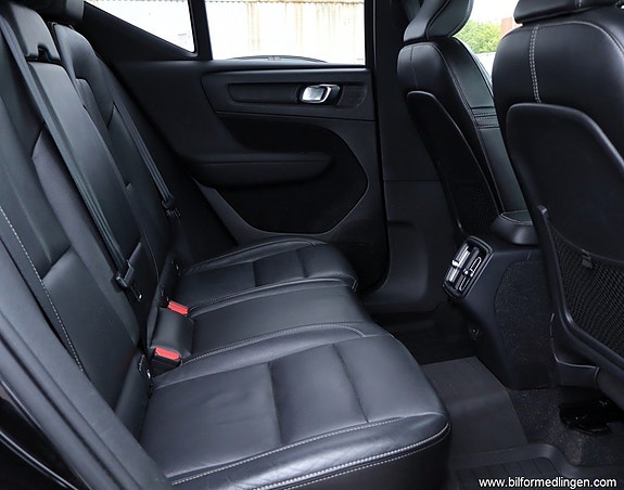 Volvo XC40 7 of 19
