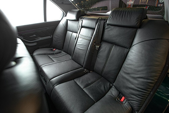 BMW 728i 19 of 28