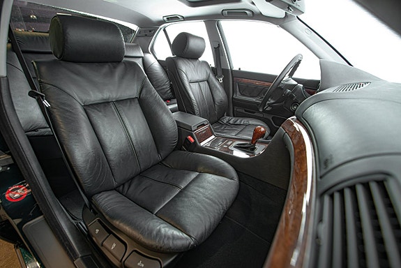 BMW 728i 18 of 28