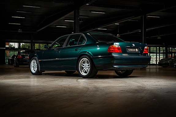BMW 728i 5 of 28