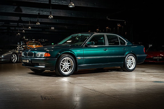 BMW 728i 2 of 28
