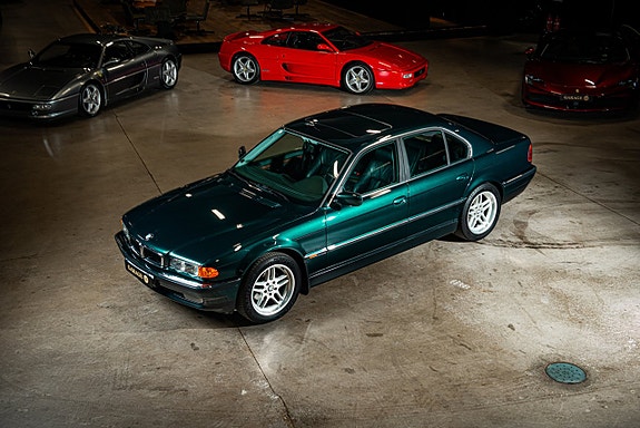 BMW 728i 3 of 28