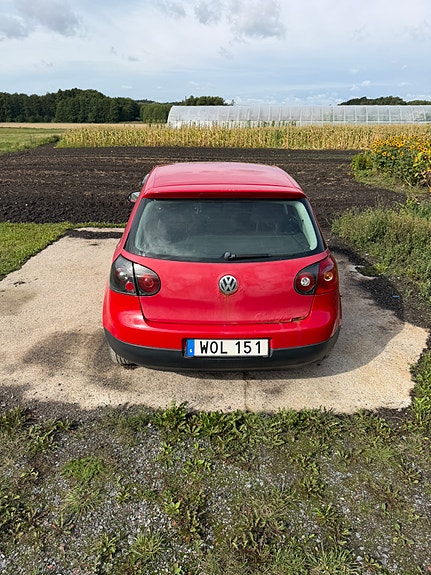 Volkswagen Golf V 2 of 4