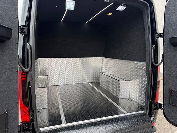 Mercedes-Benz Sprinter 319 24 of 30