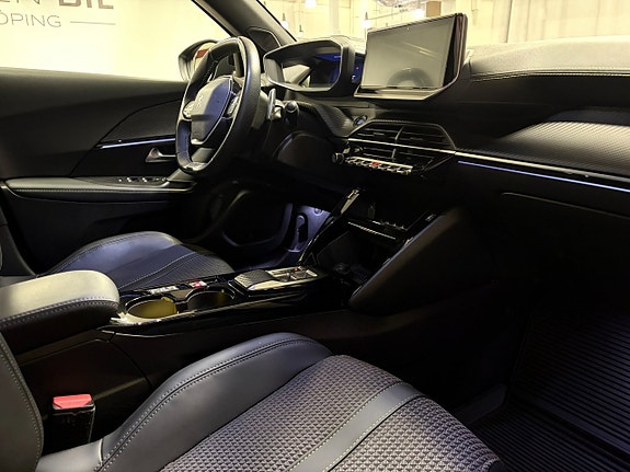Peugeot 2008 7 of 15