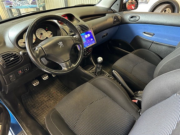 Peugeot 206 CC 4 of 11