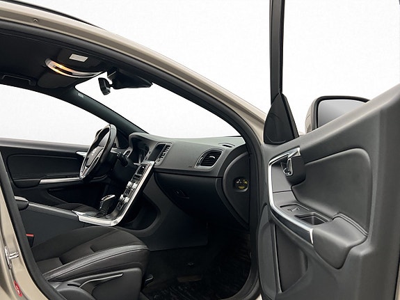Volvo V60 17 of 27