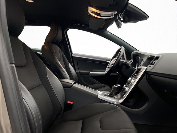 Volvo V60 16 of 27