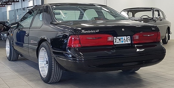 Ford Thunderbird 10 of 20