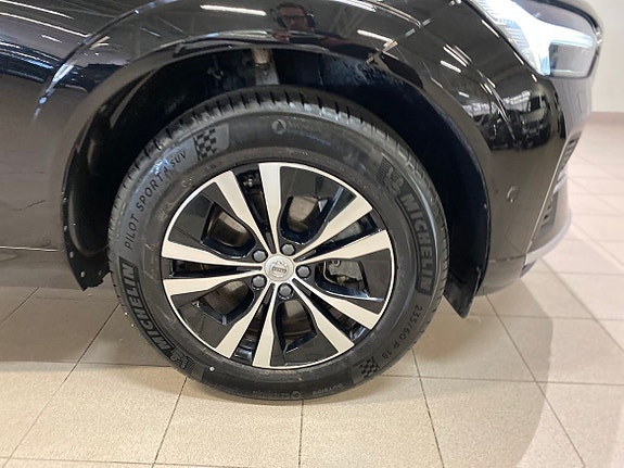 Volvo XC60 8 of 27