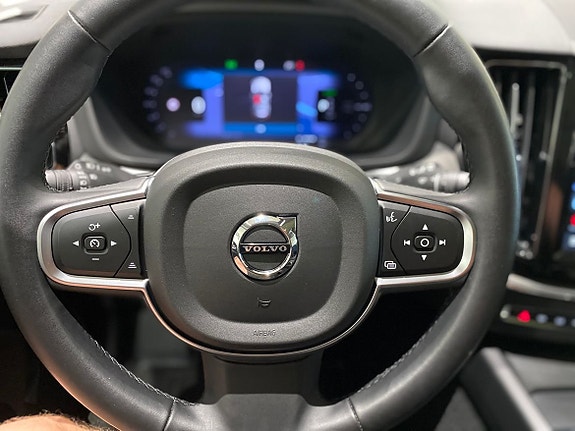 Volvo XC60 23 of 27