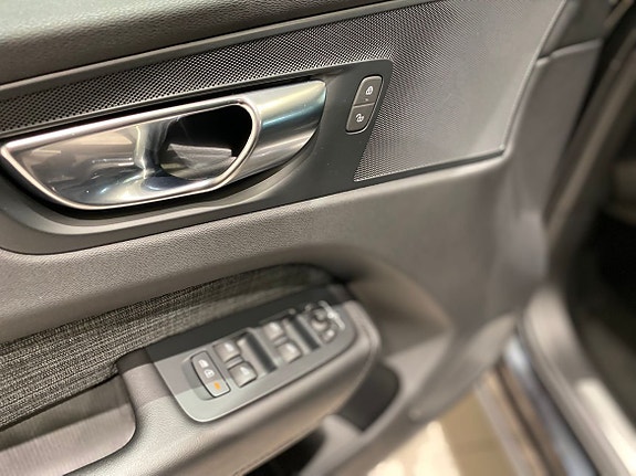 Volvo XC60 19 of 27