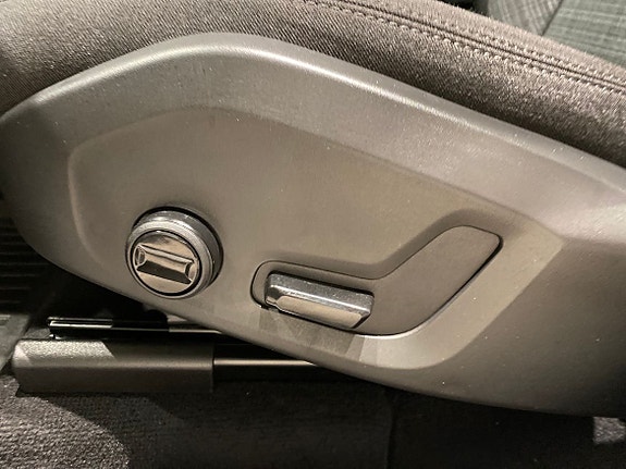 Volvo XC60 24 of 27