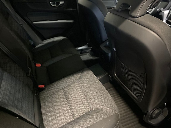 Volvo XC60 11 of 27