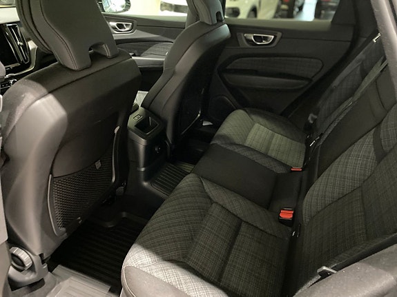 Volvo XC60 17 of 27