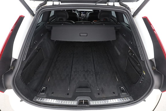 Volvo V90 Cross Country 18 of 30