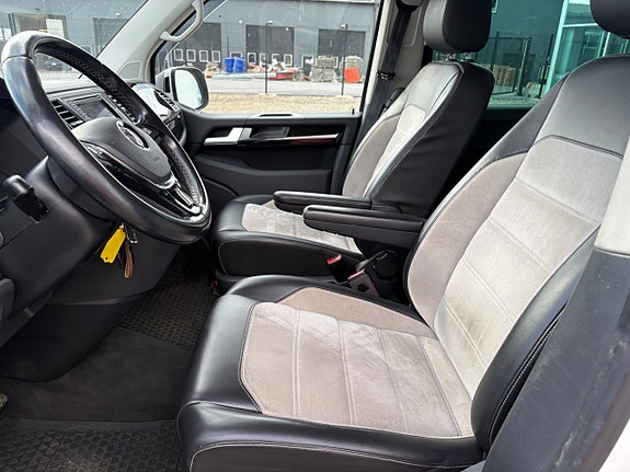 Volkswagen Multivan 7 of 15