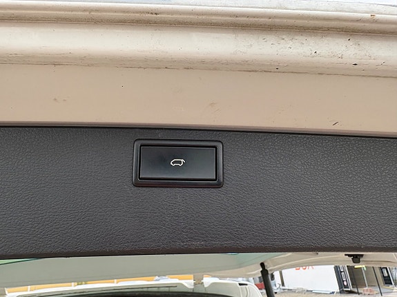Volkswagen Multivan 11 of 15