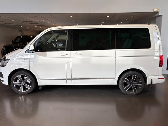 Volkswagen Multivan 2 of 15